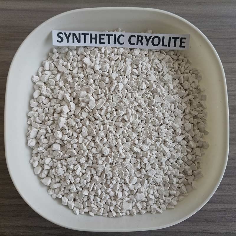 Reagent Sınıfı Sentetik Kriolite %99 Na3AIF6 Alüminyum elektrolizinde akış olarak kullanılan, çamur çıkarıcı maddeler için