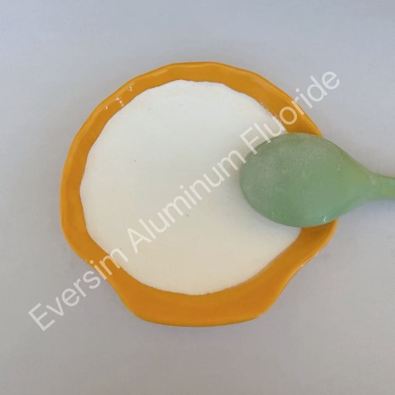 Yüksek Saflıklı CAS No. 7784-18-1 Beyaz Kumlu Alüminyum Fluorür AlF3 Enamel Glaze için Akış