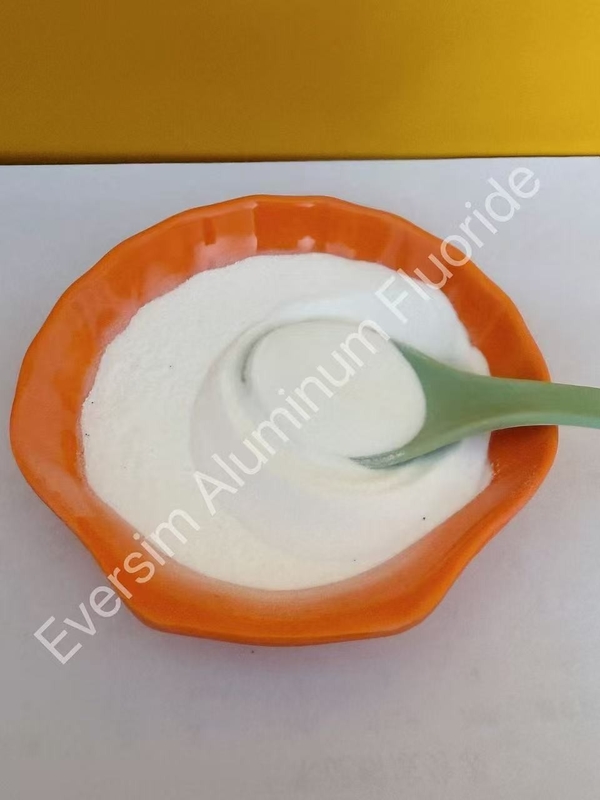 Yüksek Saflık 98% Moleküler Ağırlık 83.98 Alf3 Alüminyum Fluorür Flus Malzemeleri Endüstriyel Sınıf