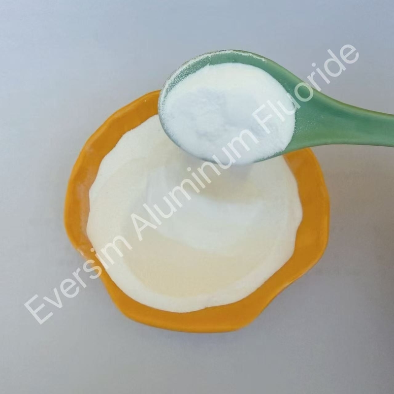 Yüksek Saflıklı CAS No. 7784-18-1 Beyaz Kumlu Alüminyum Fluorür AlF3 Enamel Glaze için Akış